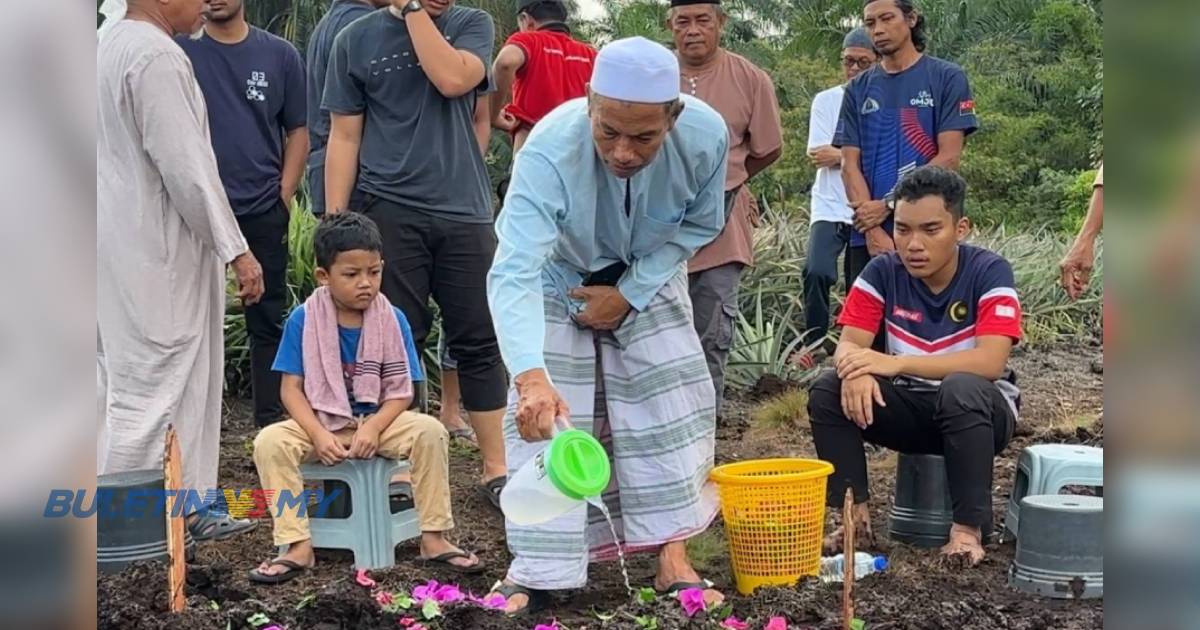 [VIDEO] Jenazah Muhammad Akmal selamat dikebumikan di Muar