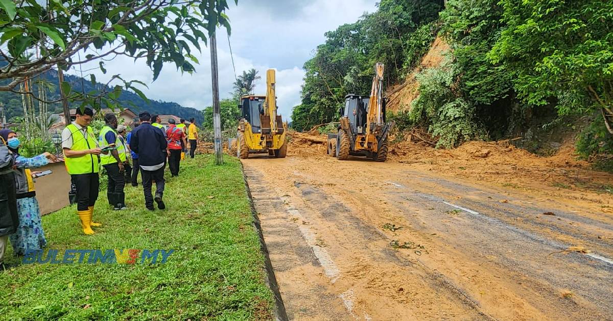 Tanah Runtuh: MPAJ laksana kerja pembersihan di Jalan Serdang, Jalan E6