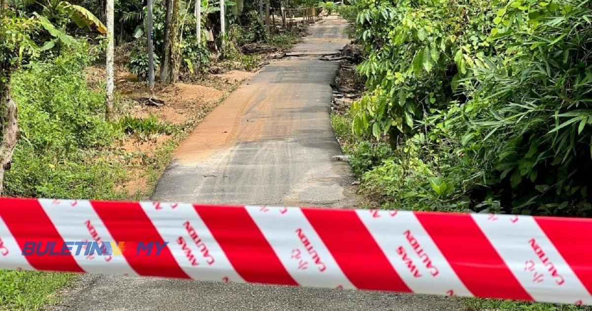 Jalan utama ke Kg Teluk Rambong rosak, ditutup kepada semua kenderaan