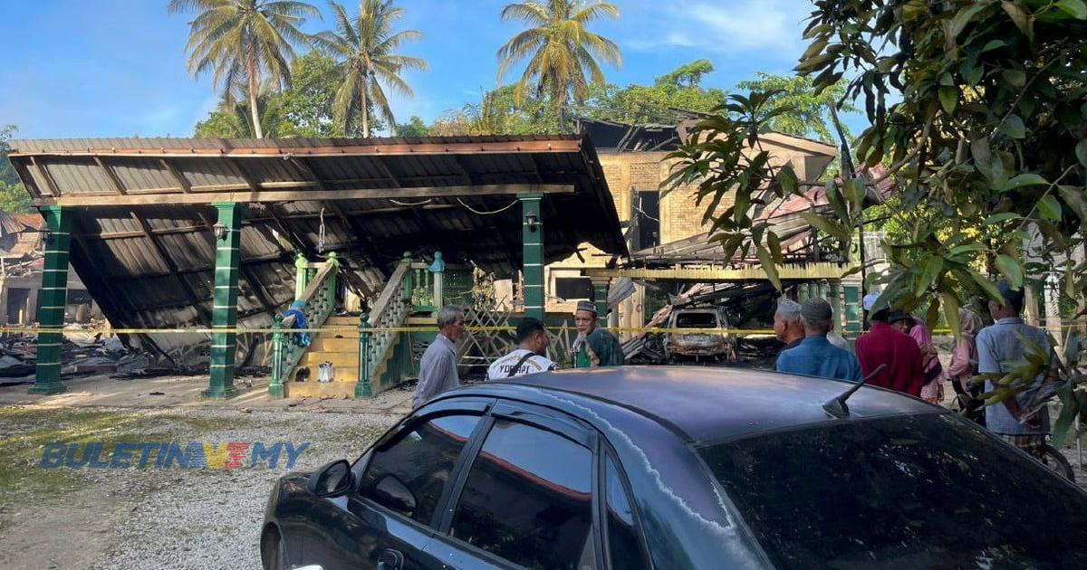 Wanita pengsan lihat rumah terbakar, sangka anak sakit terperangkap