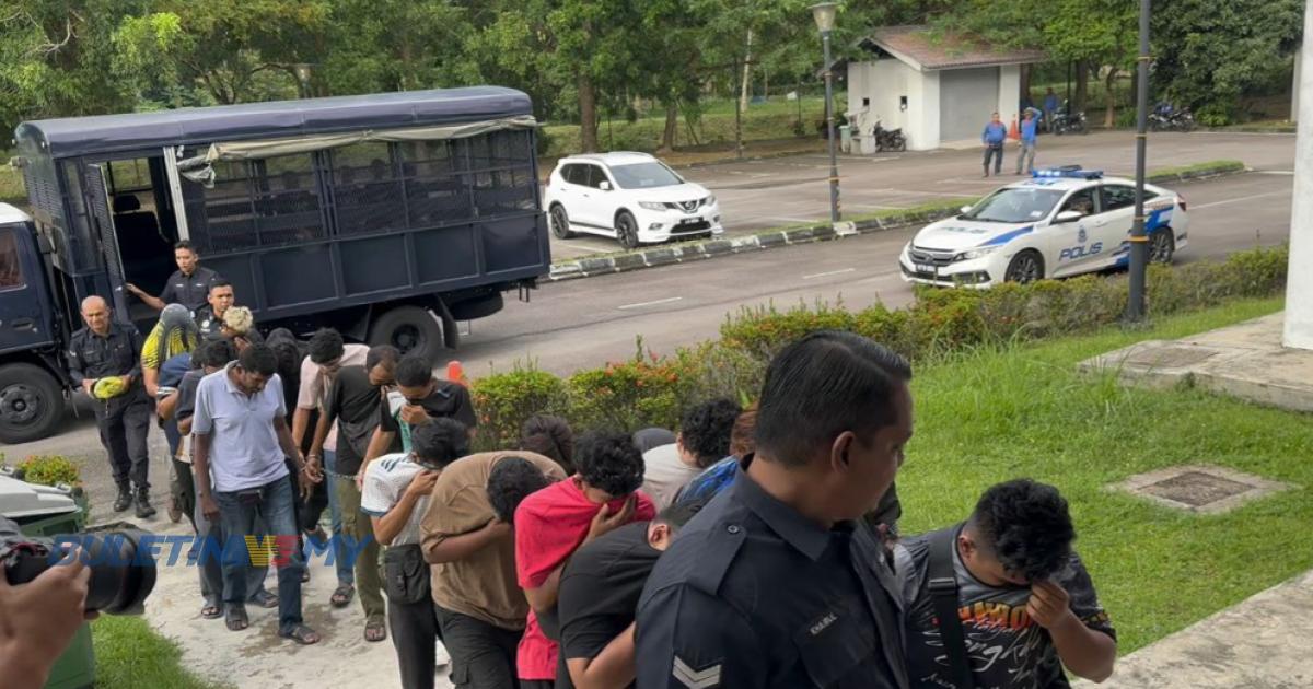 18 termasuk dua wanita lakukan rusuhan di tempat awam didakwa hari ini