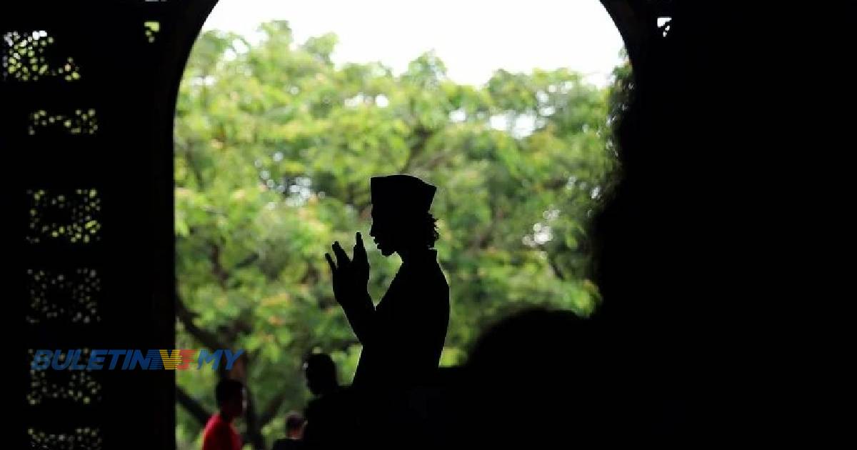 Johor wajibkan lelaki Islam tinggal, tutup sementara perniagaan untuk solat Jumaat