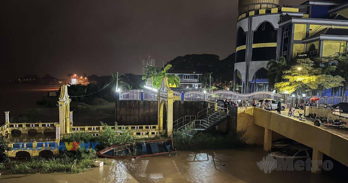 Tambatan Diraja jadi tumpuan orang ramai pantau paras air Sungai Kelantan