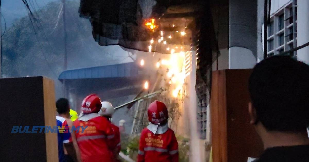 21 tinggal sehelai sepinggang, 7 rumah terbakar