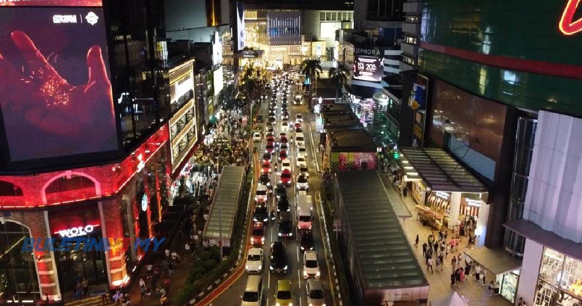 [VIDEO] Kesesakan Bukit Bintang: Cadangan tutup laluan utama dipertimbang pihak berkuasa