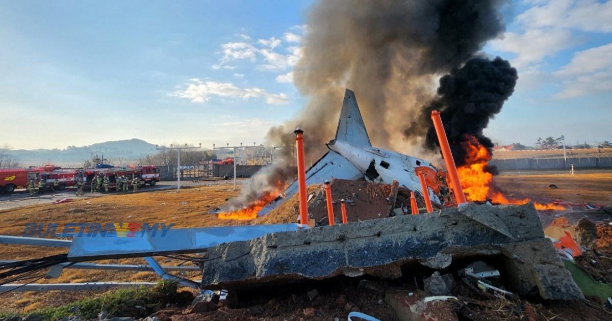 [TERKINI] 85 terkorban pesawat terhempas di Korea Selatan