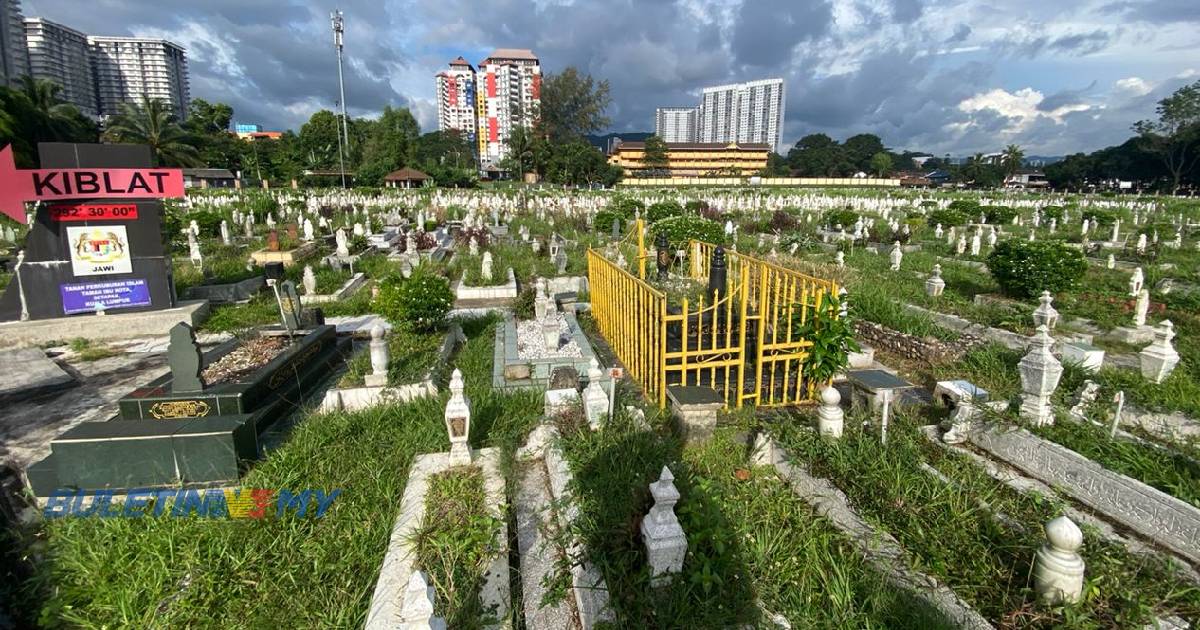 [VIDEO] Zikir di kubur: Orang ramai hairan, tidak pernah terserempak dengan kumpulan individu