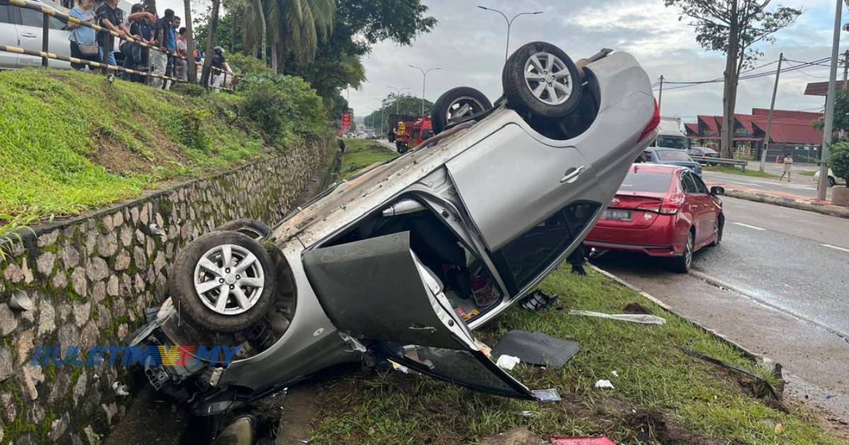 Warga emas maut kereta bertembung, terbalik