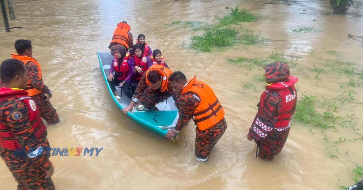 Bomba selamatkan guru dan murid SK Padang Kubu