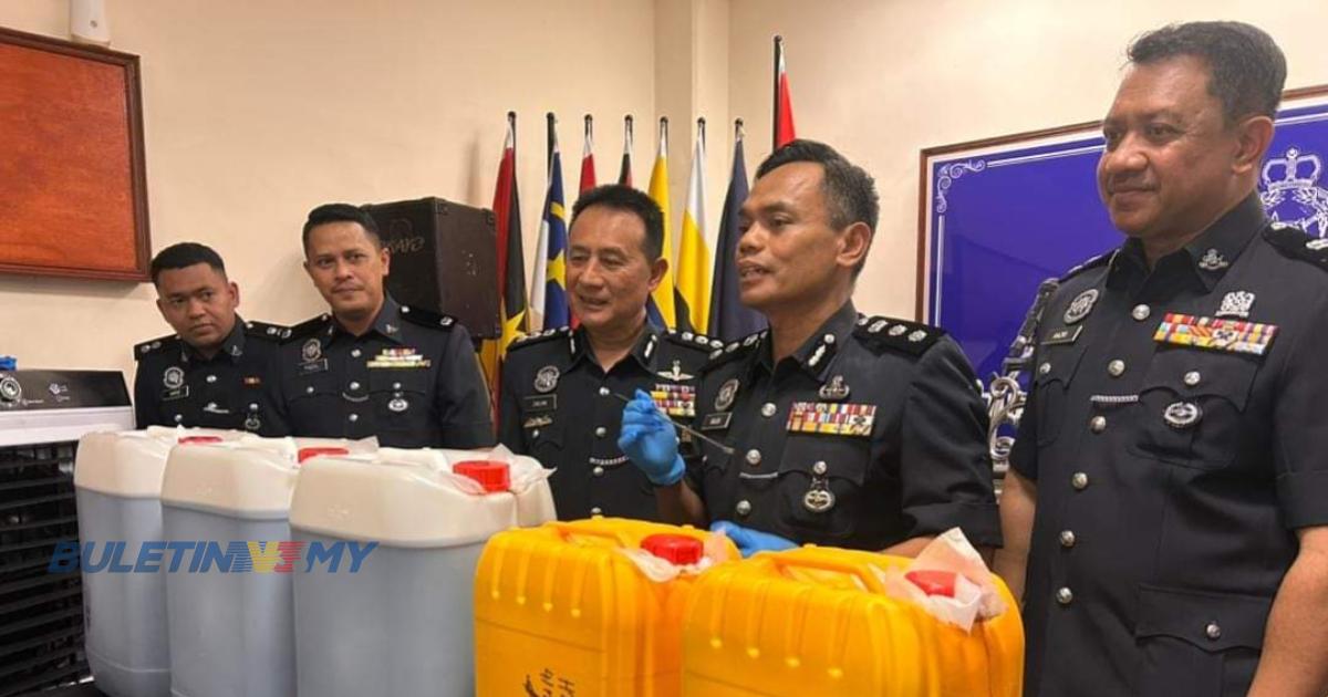 2 warga Singapura diberkas, disyaki seludup keluar ubat batuk