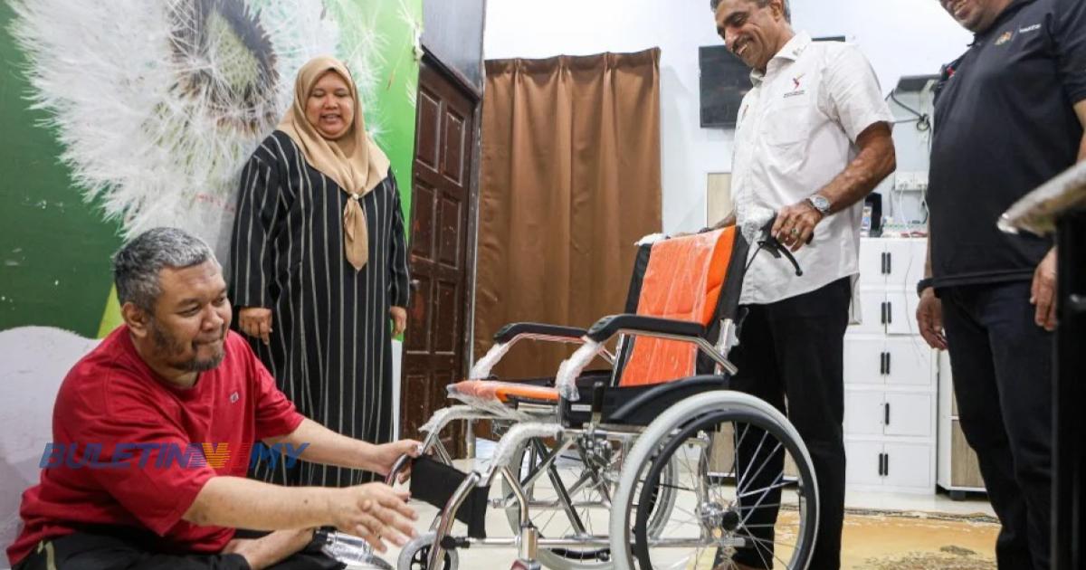 Zambri Baba terima kerusi roda, bantuan elaun sara diri