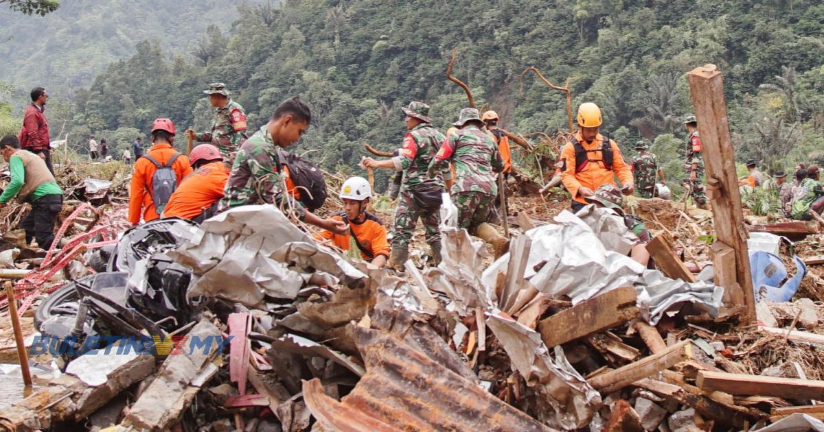 Tanah runtuh Pekalongan: Angka korban meningkat 21 orang, 5 masih hilang