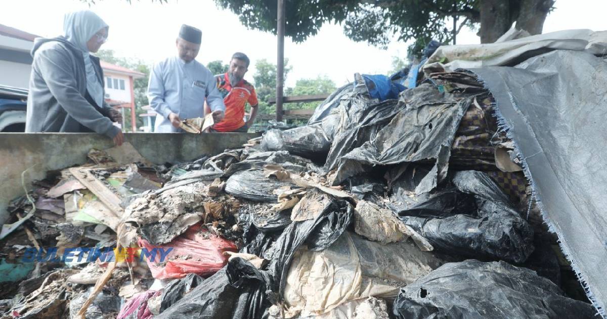 Lapan tan al-Quran tenggelam banjir dilupuskan