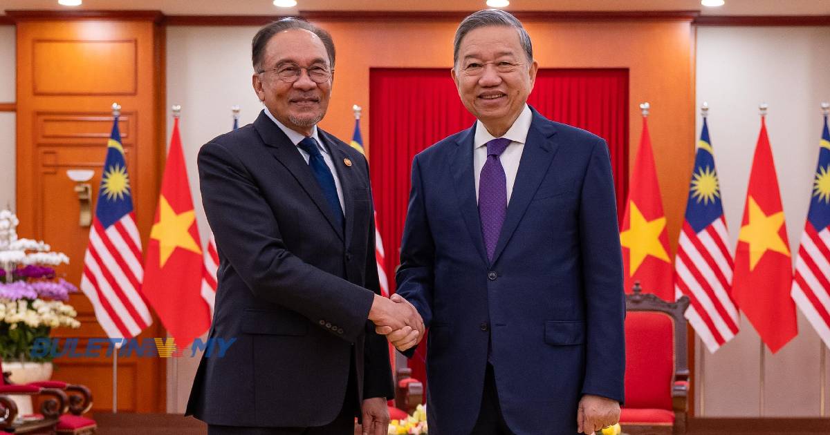 Anwar jumpa pemimpin Parti Komunis Vietnam